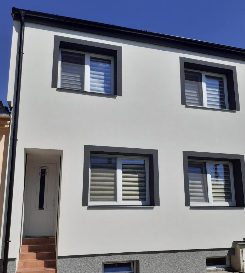 Apartman Laumar 3 Bzenec Eksteriør billede